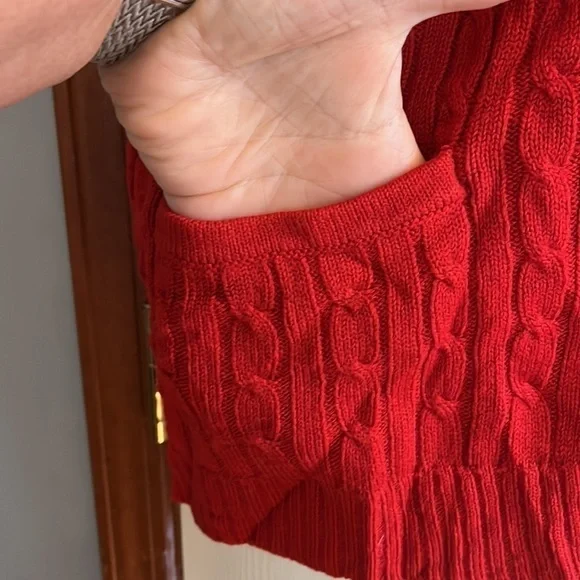 VTG-Allison Daley-L-red sleeveless button down ,V-neck , cable knit design vest - Picture 3 of 6